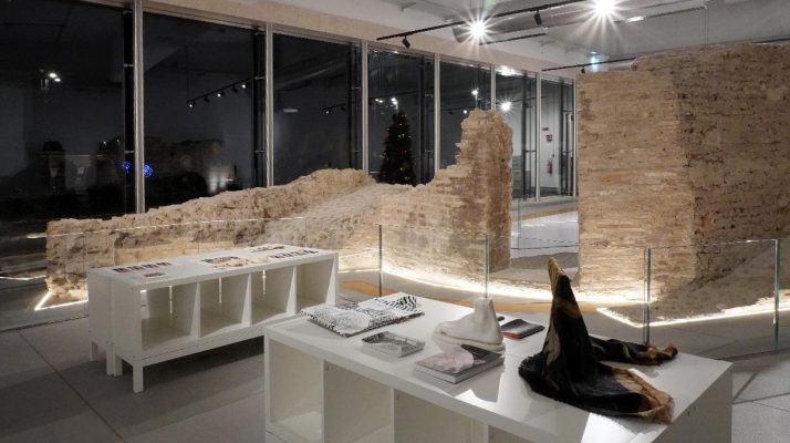 Espace d’exposition au niveau de la rue de la station de métro Colosseo – Fori Imperiali