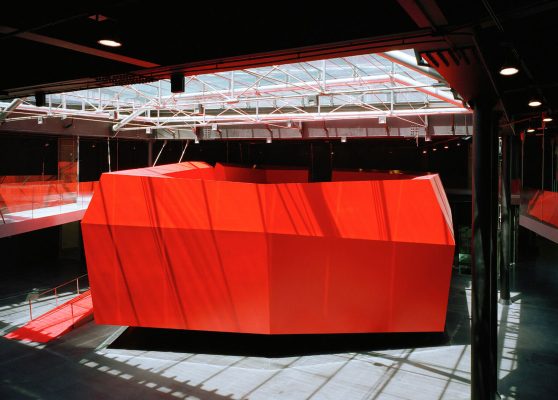 Musée MACRO. Desk conçu par Odile Decq