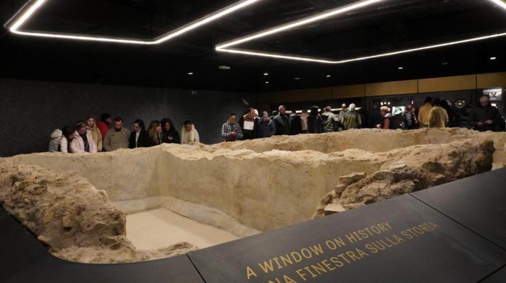 « Une fenêtre sur l’histoire » : puits républicain dans la station de métro Colosseo – Fori Imperiali